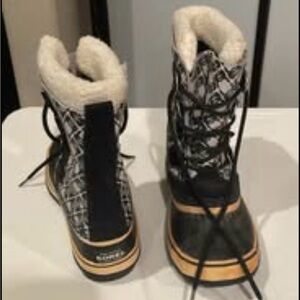 Sorel Black Snow Boots